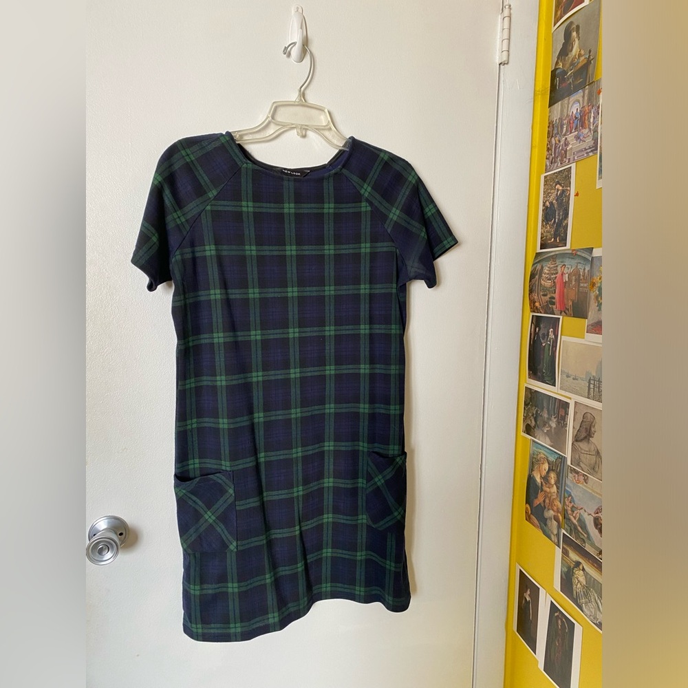 New Look Plaid Short Sleeve Shift Dress with Pockets